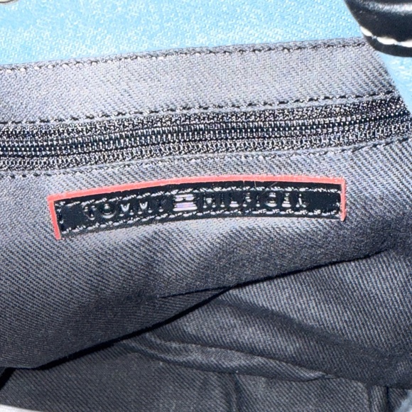 NWT Tommy Hilfiger Denim Drawstring bucket satchel style purse - Picture 4 of 4